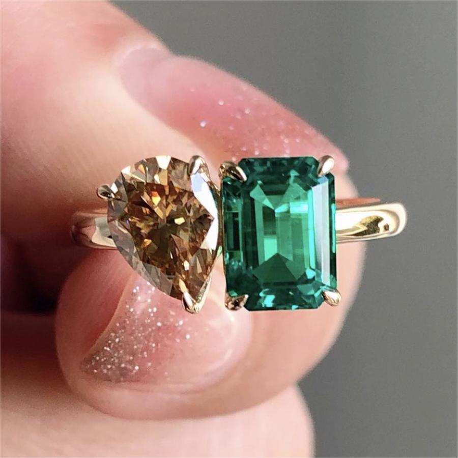 Fashion Jewelry Creative Double Main Stone Lady Green Yellow Zircon Square Stone Ring Female Luxury Crystal Engagement Ring Classic Gold Color Wedding Rings For Women Minimalist Bands